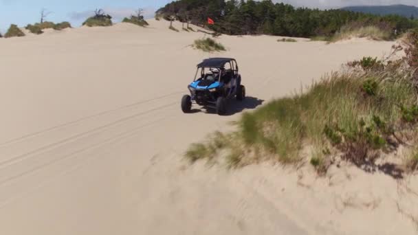 Aerial View Atv Driving Sand Dunes Oregon — Stock Video