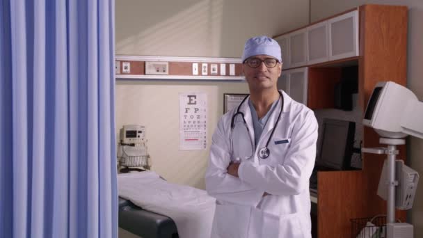 Porträt Eines Arztes Medizinischer Lage — Stockvideo