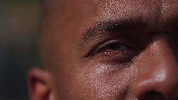 Extreme Closeup Της Αφρικής Αμερικανός Άνθρωπος Μάτι — Αρχείο Βίντεο
