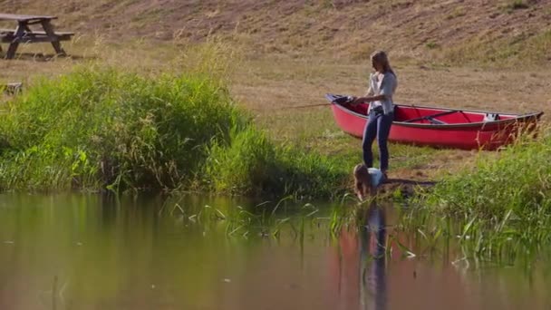 Mother Daughter Fishing Lake — Stock Video