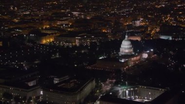 Washington, D.C. 2017 dolaylarında, Washington D.C. 'nin havadan görünüşü ve gece Birleşik Devletler Kongre Binası. Cineflex ve RED Epic-W Helyum ile çekilmiştir..