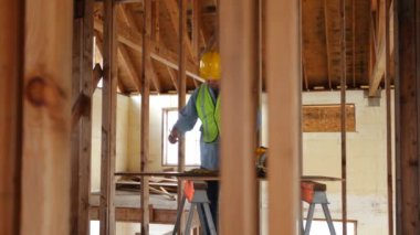 İnşaat işçisi bina ev