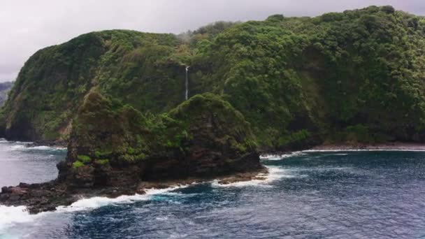 Мауи Гавайи Около 2018 Года Вид Воздуха Водопады Побережье Мауи — стоковое видео