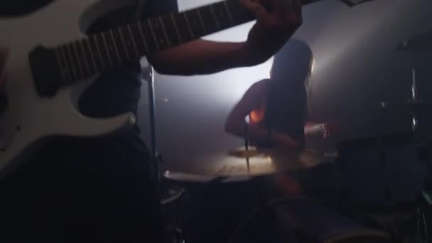 Chitarra Batteria Nella Rock Band Heavy Metal Slow Motion — Video Stock