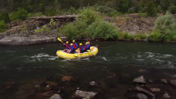 Fotografia Aérea Pessoas Rafting Água Branca Rio Rouge Oregon — Vídeo de Stock