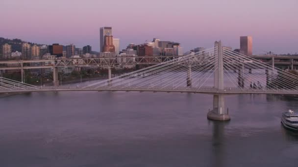 Portland Oregon Circa 2017 Přeletění Mostu Přes Tilikum Směrem Budovám — Stock video