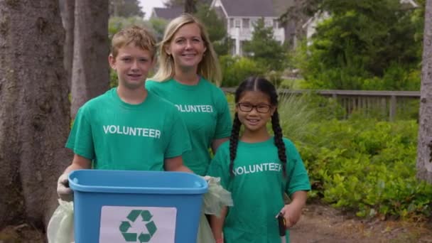 Retrato Voluntarios Limpieza Del Parque — Vídeos de Stock