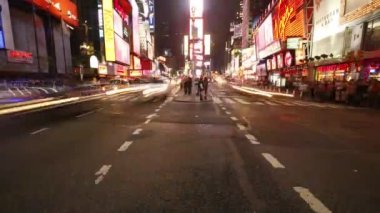 New York City, New York 'taki Times Meydanı' nın 4K zaman aşımlı görüntüleri.