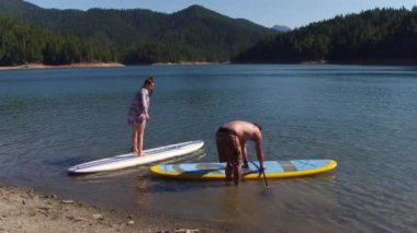 Çiftler göle kürek çekmeye hazır olun.