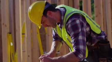 İnşaat işçisi kurulu ölçme