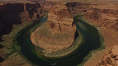 Grand Canyon Horseshoe Bend ve Colorado River Arizona 'nın hava manzarası, ABD