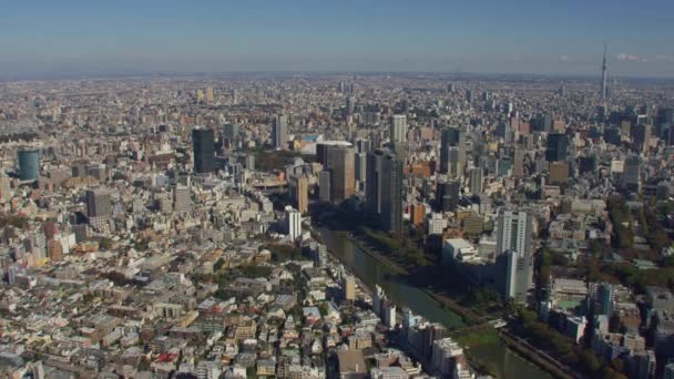 Tokyo Japonya 2018 Dolaylarında Skytree Uzaktayken Tokyo Dome Doğru Uçuyor — Stok video