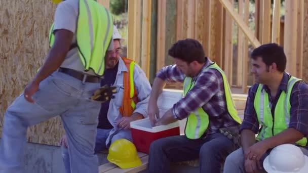 Group Construction Workers Taking Lunch Break — Stock Video