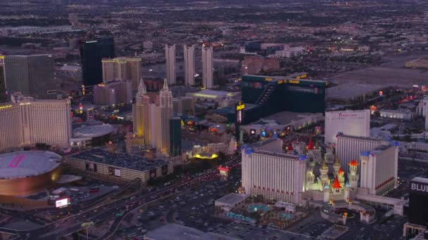 Las Vegas Nevada 2017 Dolaylarında Alacakaranlıkta Las Vegas Bulvarı Nın — Stok video