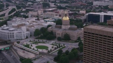 Atlanta, Georgia. 2017 dolaylarında. Atlanta ve Capitol Binası 'nın gündüz hava görüntüleri. Cineflex ve RED Epic-W Helyum ile çekilmiştir..