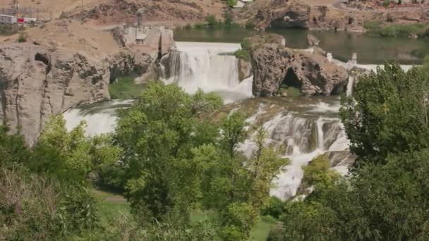 2018年頃 アイダホ州ショショーネの滝 美しい流れる滝 — ストック動画