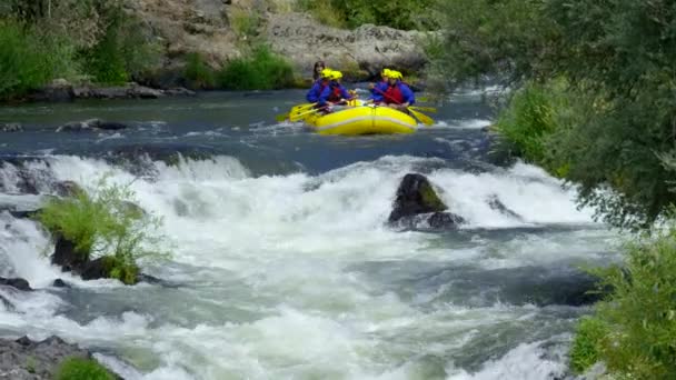 Group People White Water Rafting Slow Motion — Stock Video