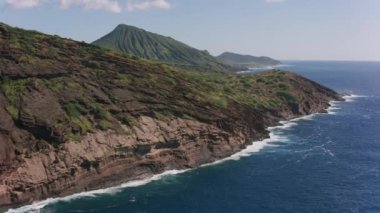 Oahu, Hawaii 2018 dolaylarında. Koko Krateri 'nin hava görüntüsü. Cineflex ve RED Epic-W Helyum ile çekilmiştir..