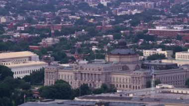 Washington, D.C. 2017 dolaylarında, Kongre Kütüphanesi 'nin havadan görünüşü. Cineflex ve RED Epic-W Helyum ile çekilmiştir..
