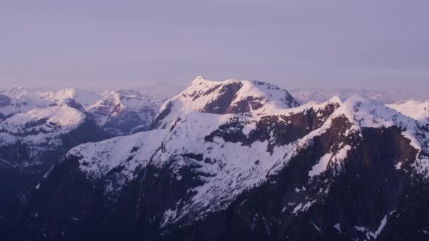 Colombie Britannique Canada Circa 2018 Vue Aérienne Chaîne Montagnes Enneigées — Video