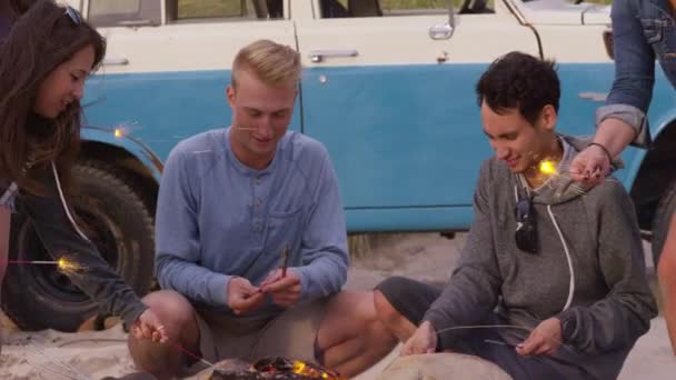 Vrienden Het Strand Met Sterretjes — Stockvideo