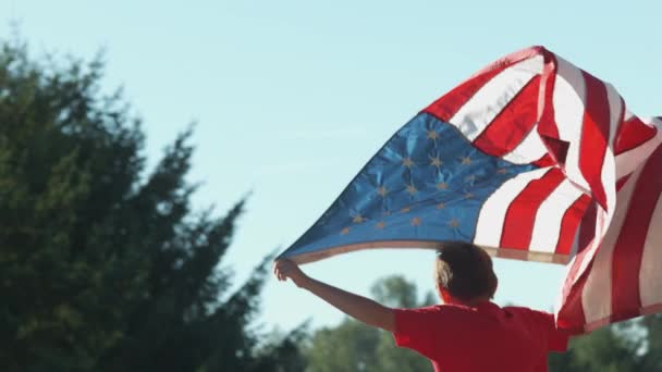 Fiú Fut Amerikai Zászló Lövés Phantom Flex — Stock videók