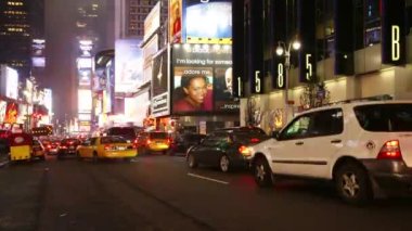 New York City, New York 'taki Times Meydanı' nın 4K zaman aşımlı görüntüleri.