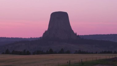 Günbatımında Şeytanlar Kulesi, Wyoming
