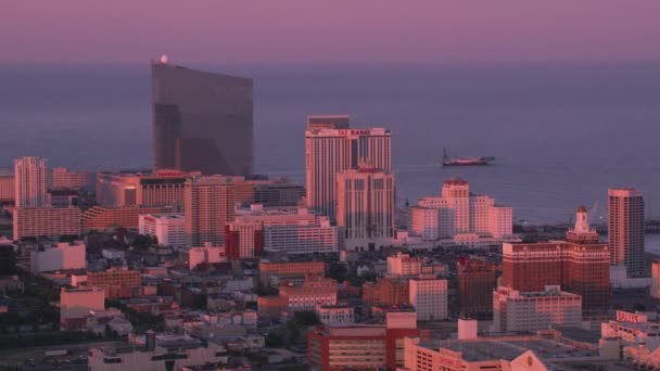 大西洋都市 ニュージャージー州2017年頃 大西洋都市とジャージーショアの空中ビュー CineflexとRed Epic Heliumで撮影 — ストック動画