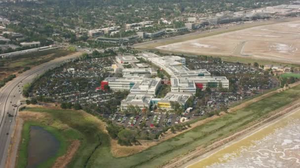 Menlo Park California Circa 2017 Aerial Shot Facebook Headquarters 用Cineflex和Red — 图库视频影像