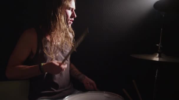 Drummer Heavy Metal Συγκρότημα Ροκ Αργή Κίνηση — Αρχείο Βίντεο