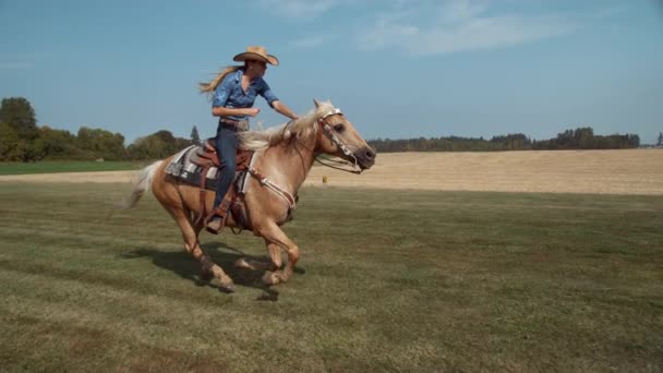 Femme Équitation Ralenti Super Tourné Sur Phantom Flex 1000Fps — Video