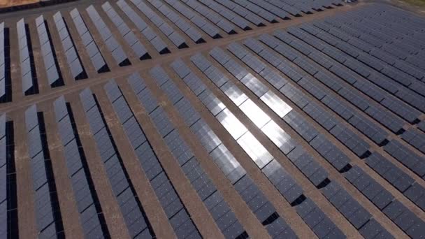 太阳能电池板的空中拍摄 — 图库视频影像
