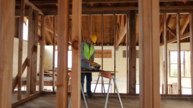 İnşaat işçisi bina ev