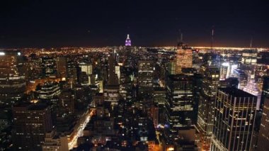 Circa-2007, New York şehrinin gece ufuk çizgisinin 4K zaman aşımına uğramış görüntüsü