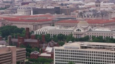 Washington, D.C. 2017 dolaylarında, National Mall 'daki Smithsonian Müzeleri' nin havadan görünüşü. Cineflex ve RED Epic-W Helyum ile çekilmiştir..
