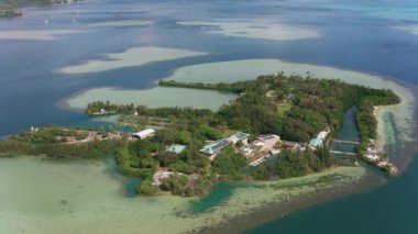 Oahu, Hawaii 2018 dolaylarında. Hindistan cevizi adasının havadan görünüşü. Cineflex ve RED Epic-W Helyum ile çekilmiştir..