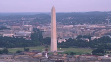 Washington, D.C. 2017 dolaylarında, Washington Anıtı 'nın havadan görünüşü. Cineflex ve RED Epic-W Helyum ile çekilmiştir..