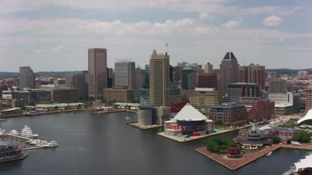 Baltimore Maryland Circa 2017 Aerial Approach Baltimore Inner Harbor Tiro — Vídeos de Stock