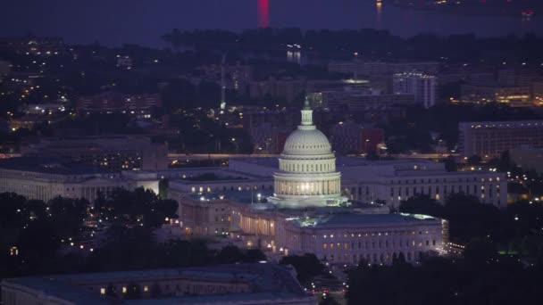 华盛顿特区大约在2017年 美国国会大厦的空中景观在黎明时分 用Cineflex和Red Epic Helium拍摄 — 图库视频影像