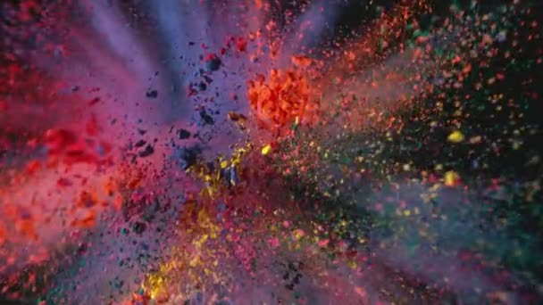 五颜六色的粉末爆炸在黑色背景在超级慢动作 拍摄与幻影 Flex — 图库视频影像