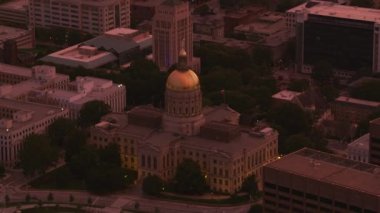 Atlanta, Georgia 2017 dolaylarında, Hava Kuvvetleri Atlanta şehir merkezindeki Capitol binasını günbatımında vurdu. Cineflex ve RED Epic-W Helyum ile çekilmiştir..