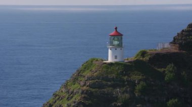 Oahu, Hawaii 2018 dolaylarında. Makapuu Point Deniz fenerinin havadan görünüşü. Cineflex ve RED Epic-W Helyum ile çekilmiştir.. 