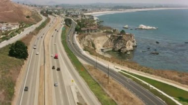 Pismo Sahili, Kaliforniya - 2017 dolaylarında Pismo Sahili, Kaliforniya 'nın havadan görünüşü. Cineflex ve RED Epic-W Helyum ile çekilmiştir..