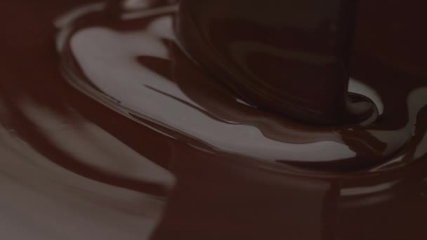 Chocolate Vertiendo Cámara Lenta Primer Plano Disparado Con Phantom Flex — Vídeo de stock