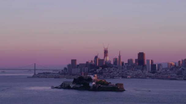 San Francisco California 2017 Dolaylarında Arka Planda Şehir Bulunan Alcatraz — Stok video