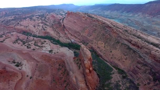 Utah Arches Ulusal Parkı Ndaki Kumtaşı Oluşumlarının Hava Görüntüsü — Stok video