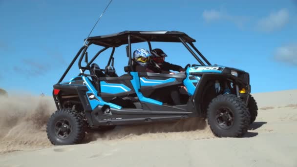 Super Cámara Lenta Atv Conduciendo Dunas Arena Oregon Disparado Con — Vídeos de Stock