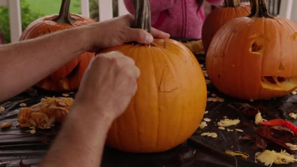 Timlapse Shot Carving Jack Lucerna Dýně Halloween — Stock video