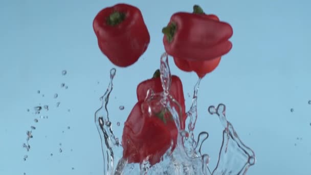 Kırmızı Biberler Yavaş Çekimde Uçuyor Fantom Flex Ile Saniyede 1000 — Stok video